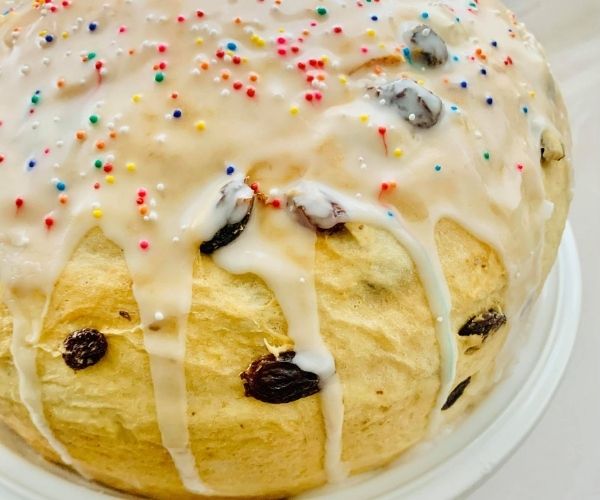 Easter Bread With Raisins
