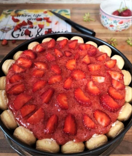 decorated ladyfinger strawberry cheesecake