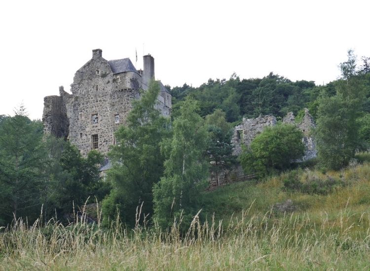 Neidpath  Castle
