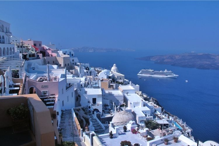 santorini, on top of the cliff, culinary and romantic travel destination